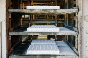 Norme NF P98-351 : tout comprendre sur les bandes podotactiles d&rsquo;éveil à la vigilance